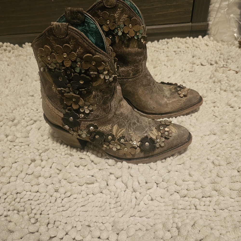 Corral Short Floral Embellished Western Boots